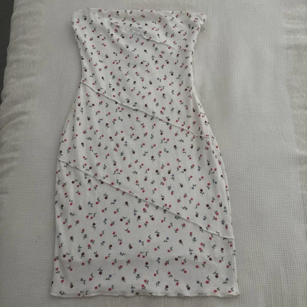 Princess Polly Cream Floral Top - Picture 2 of 3
